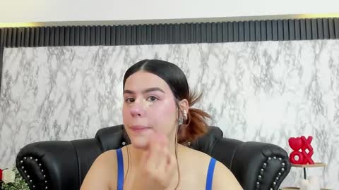 Mia   -5 7001400 Follow  online show from 02.11.25