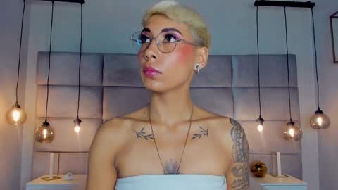 Mia Morgann online show from 12.23.24
