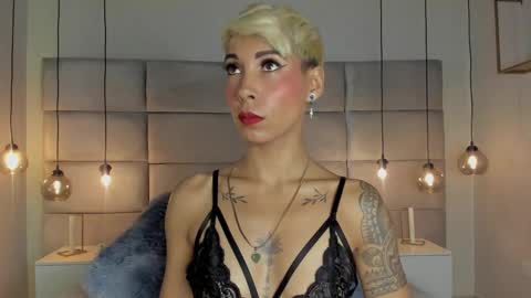 Mia Morgann online show from 01.02.25