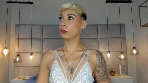 Mia Morgann online show from 01.12.25