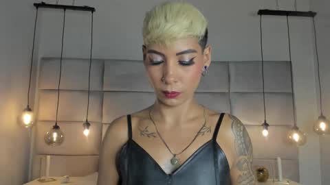 Mia Morgann online show from 02.01.25
