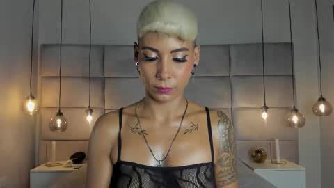Mia Morgann online show from 02.06.25