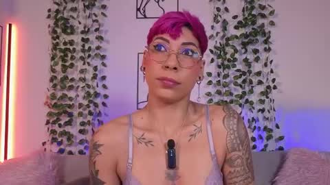 Mia Morgann online show from 03.04.26