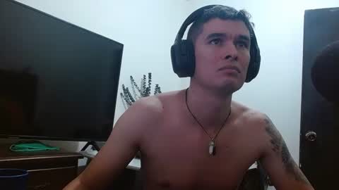 Snapshot of miaou_miaou chatting on 12.30.24 miaou_miaou online show from 12.30.24