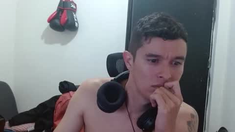 Snapshot of miaou_miaou chatting on 10.11.25 miaou_miaou online show from 10.11.25