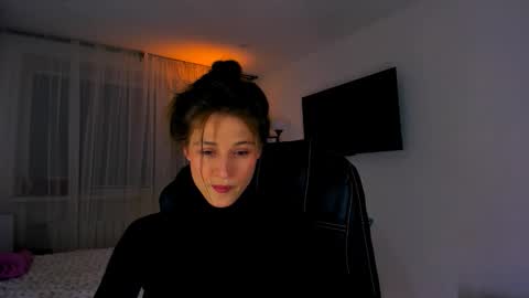 Mia online show from 04.06.26