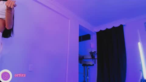 miapink_ofi_ online show from 10.08.25