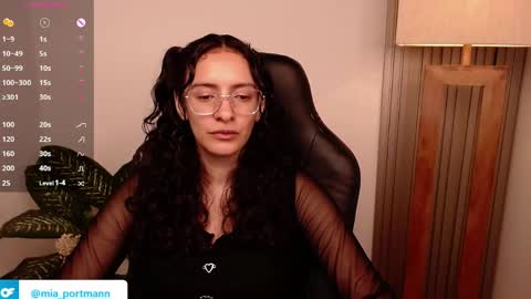 MIAPORTMANN online show from 04.12.26