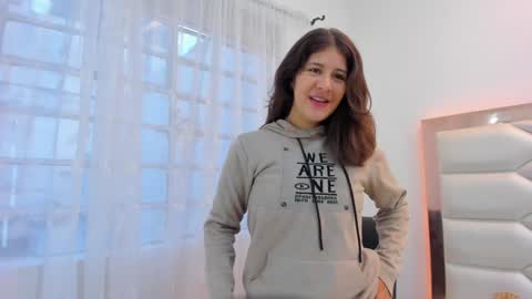 Sweetie Mia online show from 01.29.25