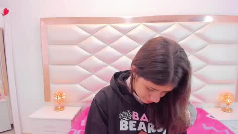 Sweetie Mia online show from 03.11.25