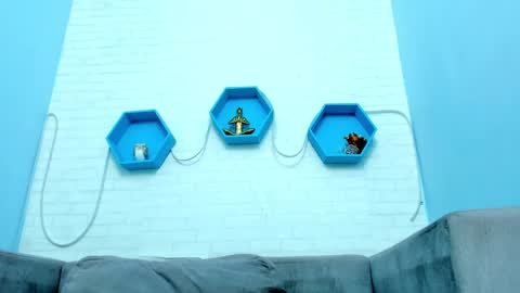 Mia Quevedo online show from 01.28.25