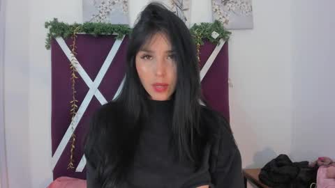 Mia Quevedo online show from 11.18.25