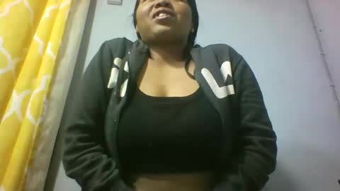 Snapshot of miarii chatting on 09.26.25 miarii online show from 09.26.25