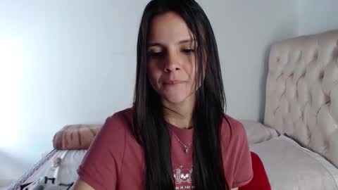 miarobinn_ online show from 12.03.24