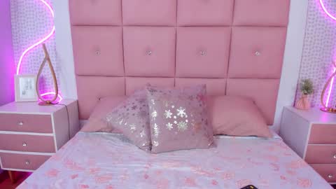 Alejandra  online show from 10.22.25