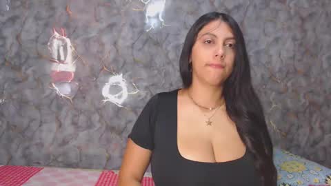 Snapshot of miarouse1531 chatting on 12.14.25 miarouse1531 online show from 12.14.25