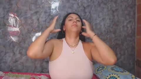 Snapshot of miarouse1531 chatting on 12.18.25 miarouse1531 online show from 12.18.25