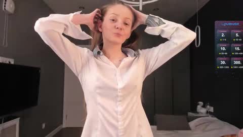 Mia online show from 10.15.25