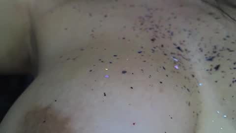 Snapshot of miasavagex18 chatting on 01.01.25 MiaHancock online show from 01.01.25