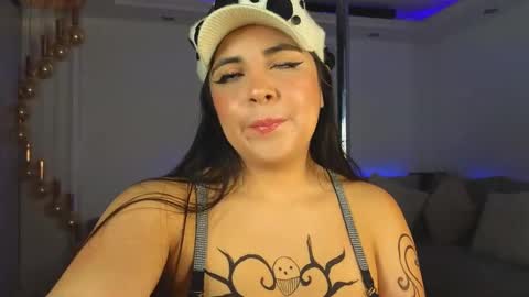 Snapshot of miasavagex18 chatting on 01.17.25 MiaHancock online show from 01.17.25