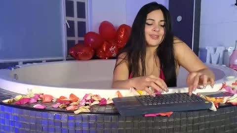 Snapshot of miasavagex18 chatting on 02.18.25 MiaHancock online show from 02.18.25