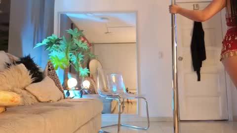 Snapshot of miasavagex18 chatting on 10.06.25 MiaHancock online show from 10.06.25