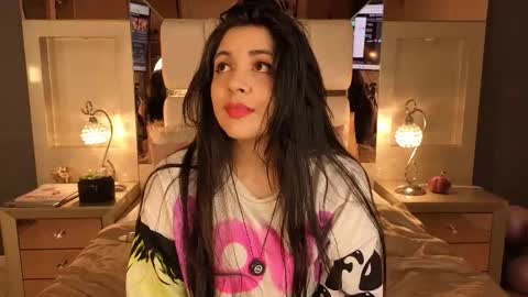 Snapshot of miasavagex18 chatting on 11.06.25 MiaHancock online show from 11.06.25