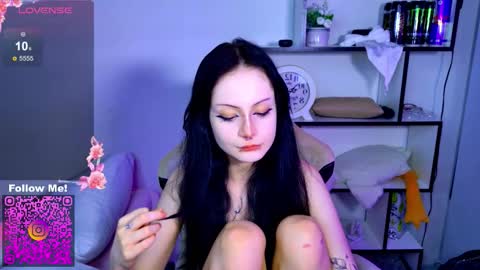 Mia  online show from 11.23.25