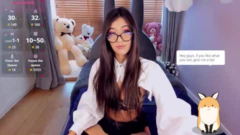 Snapshot of miasilk chatting on 10.23.25 Miayna Silk online show from 10.23.25