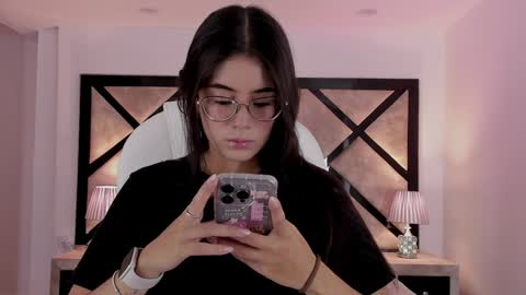 Snapshot of miasilverr chatting on 01.16.25 Mia online show from 01.16.25