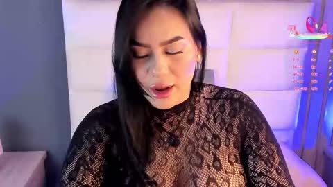 Snapshot of miasphencer chatting on 02.04.26 Mia online show from 02.04.26