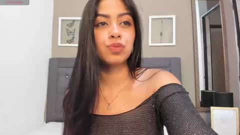Mia Stevens online show from 10.06.25