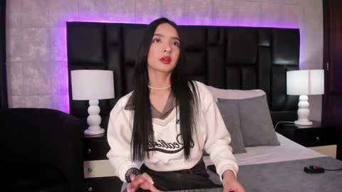 Snapshot of miasweetth chatting on 12.27.24 Mia Sweetth online show from 12.27.24