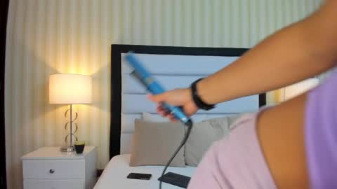 Snapshot of miasweetth chatting on 02.18.25 Mia Sweetth online show from 02.18.25