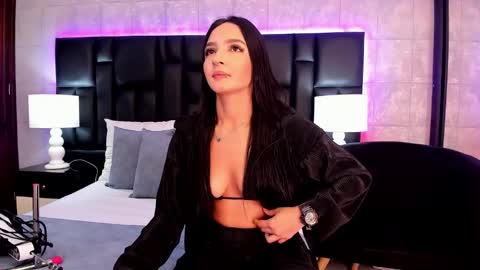 Snapshot of miasweetth chatting on 02.21.25 Mia Sweetth online show from 02.21.25