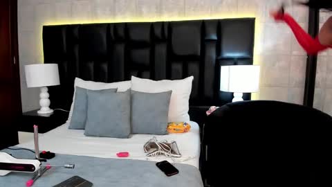 Snapshot of miasweetth chatting on 02.26.25 Mia Sweetth online show from 02.26.25