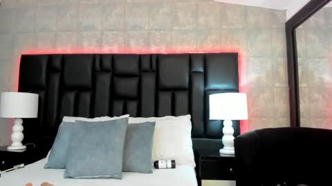 Snapshot of miasweetth chatting on 03.11.25 Mia Sweetth online show from 03.11.25