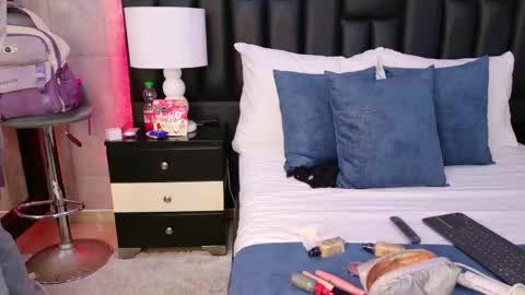 Snapshot of miasweetth chatting on 10.13.25 Mia Sweetth online show from 10.13.25