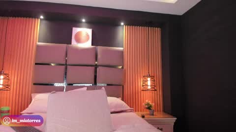 Snapshot of miatorres4 chatting on 05.11.26 miatorres4 online show from 05.11.26