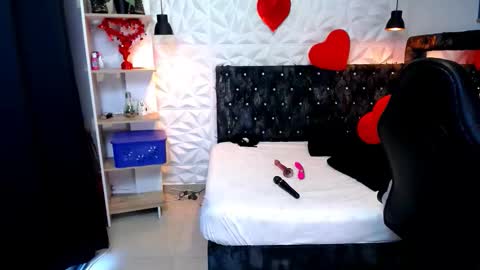 mia online show from 02.28.26