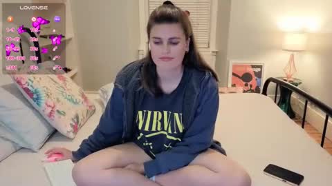 Mia  online show from 10.16.25