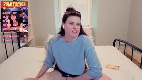 Snapshot of miawallace__ chatting on 05.14.26 Mia online show from 05.14.26