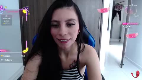 Snapshot of micaela_21_ chatting on 09.11.25 Micaela online show from 09.11.25