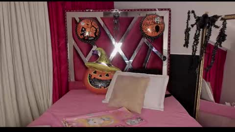 Snapshot of micaelahott_ chatting on 10.19.25 micaelahott_ online show from 10.19.25