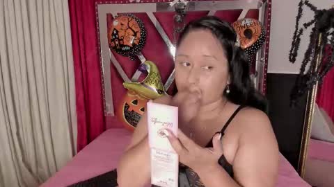 Snapshot of micaelahott_ chatting on 11.01.25 micaelahott_ online show from 11.01.25