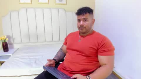 Snapshot of michael_hill1 chatting on 10.07.25 MICHAEL online show from 10.07.25