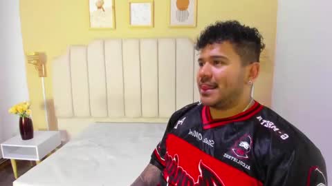 Snapshot of michael_hill1 chatting on 10.21.25 MICHAEL online show from 10.21.25