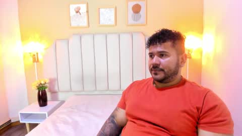 Snapshot of michael_hill1 chatting on 11.05.25 MICHAEL online show from 11.05.25