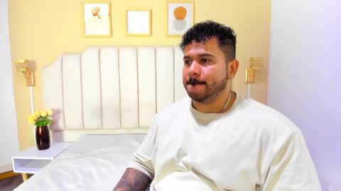 Snapshot of michael_hill1 chatting on 11.07.25 MICHAEL online show from 11.07.25