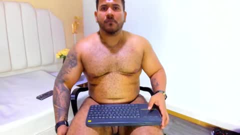 Snapshot of michael_hill1 chatting on 11.09.25 MICHAEL online show from 11.09.25